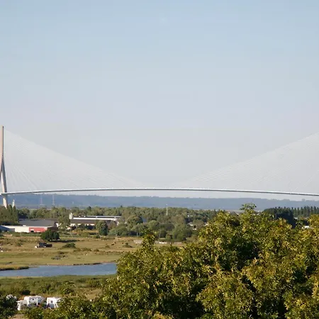 D'hotes Autour De La Rose לינה וארוחת בוקר