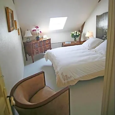 D'hotes Autour De La Rose Bed & Breakfast